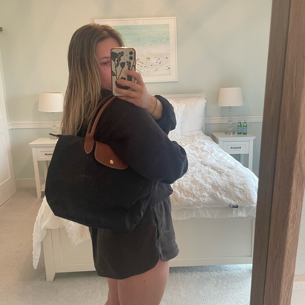 Black and tan longchamp tote - Picture 9 of 15